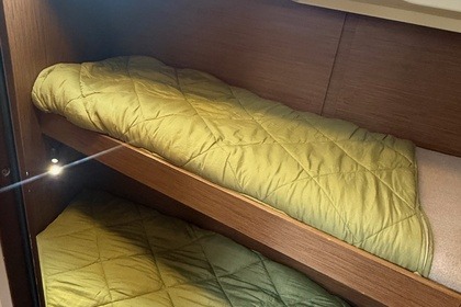 OCEANIS 46.1 (with A/C and GENERATOR)