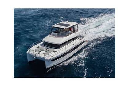 Hire Motorboat Fontaine Pajot Fountaine Pajot MY44 Golfe Juan