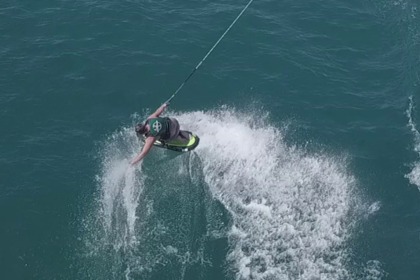 Motorboot & Wassersport mit Skipper