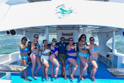 OCEAN FUN AWAITS: FRIENDLY CREW &.CAPTAIN CHARTER