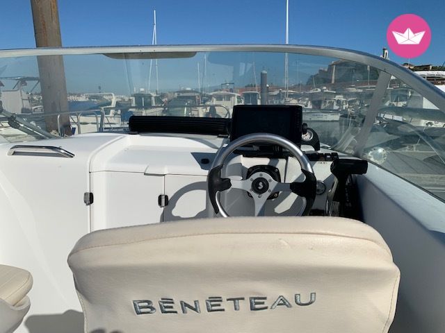 Bateau à moteur Beneteau FLYER cabine 6.50 200cv 8