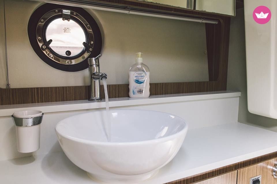 Rental Motorboat Azimut Atlatis 34 Saint Julian's