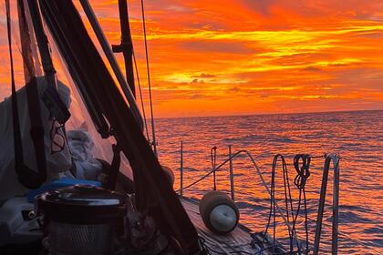 Sailing yacht rental for 2 people