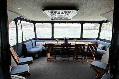 Private Luxury Boat with a Capacity of 40 People