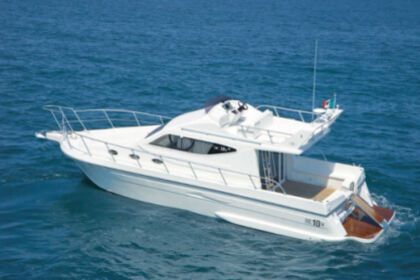 Hire Motorboat Della Pasqua Dc 10 S - Fly Punta Ala
