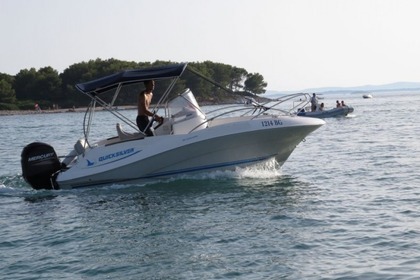 Hire Motorboat QUICKSILVER Commander 555 Pakoštane