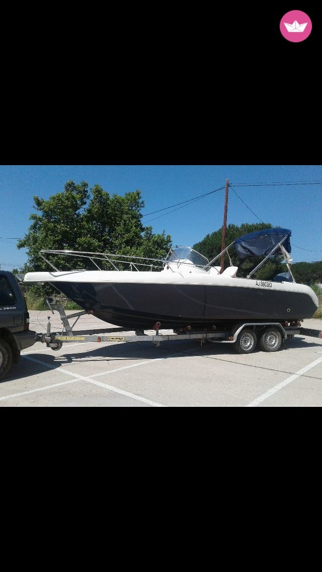 Bateau à moteur Jeanneau Cap Camarat à louer