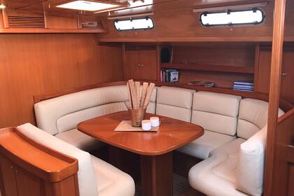 Disfruta del mar desde Barcelona en un gran velero