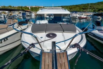 Antares 8 OB in Marina Dunat