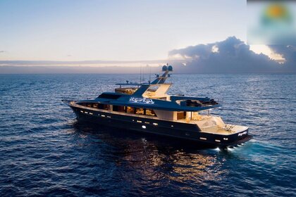 Alquiler Yate a motor Luxury Yacht 130 ft Cabo San Lucas