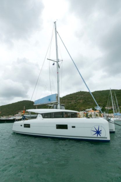 Charter Catamaran Lagoon 42 Tortola