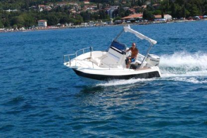 Czarter Łódź motorowa Elan 20 Cc Makarska