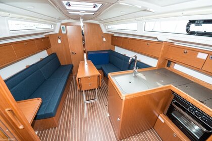 Hyra båt Segelbåt BAVARIA 34 CRUISER Pirovac