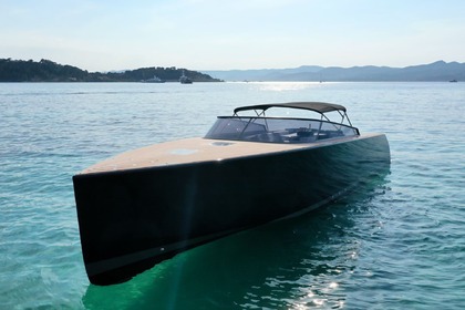 Charter Motorboat Vandutch Marine 40 Grimaud