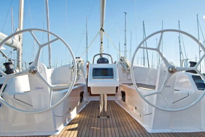 Conheça Rúgia pelo mar com seu veleiro Bavaria