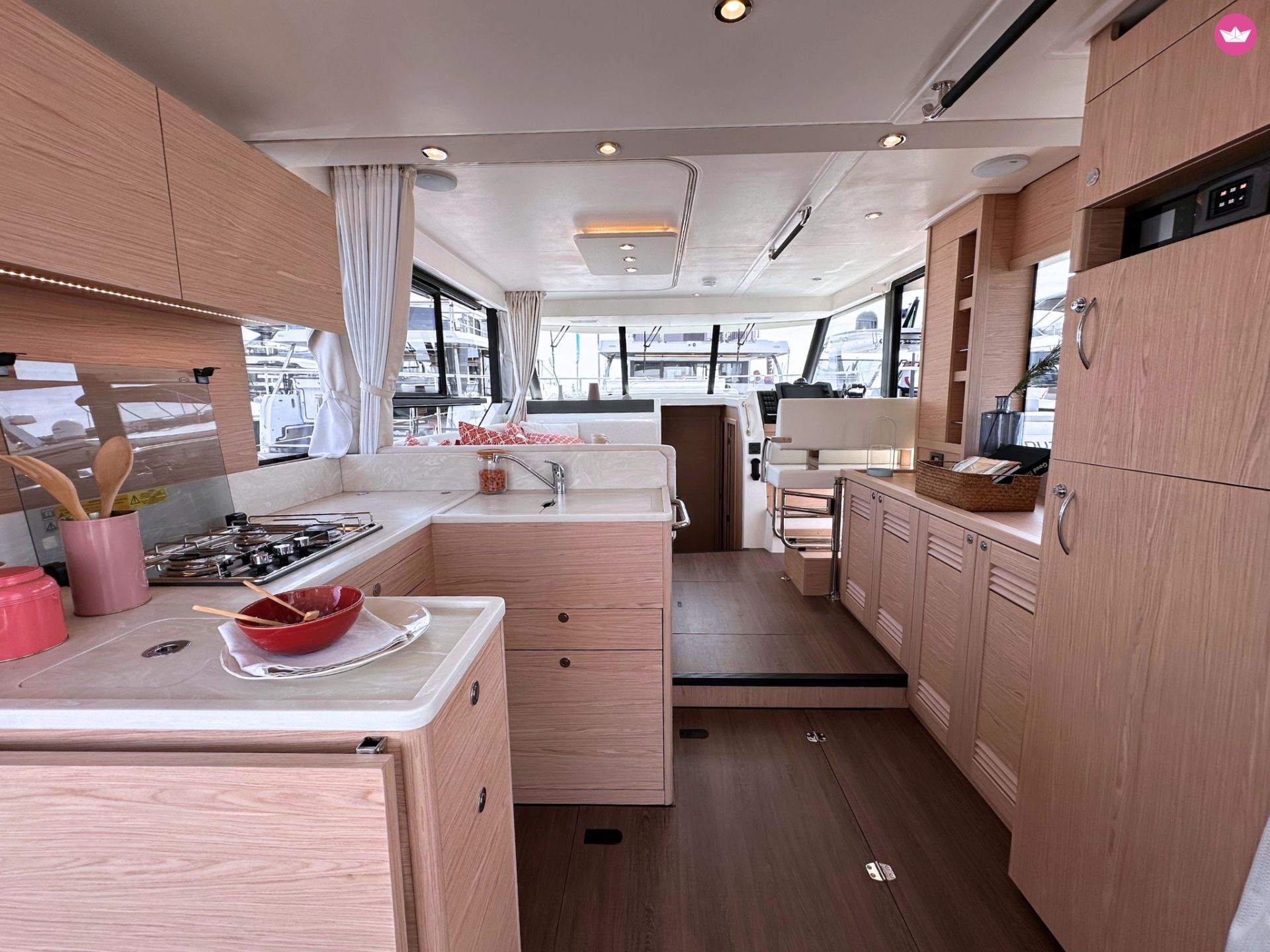 Bateau à moteur Swift Trawler 41 640cv 4