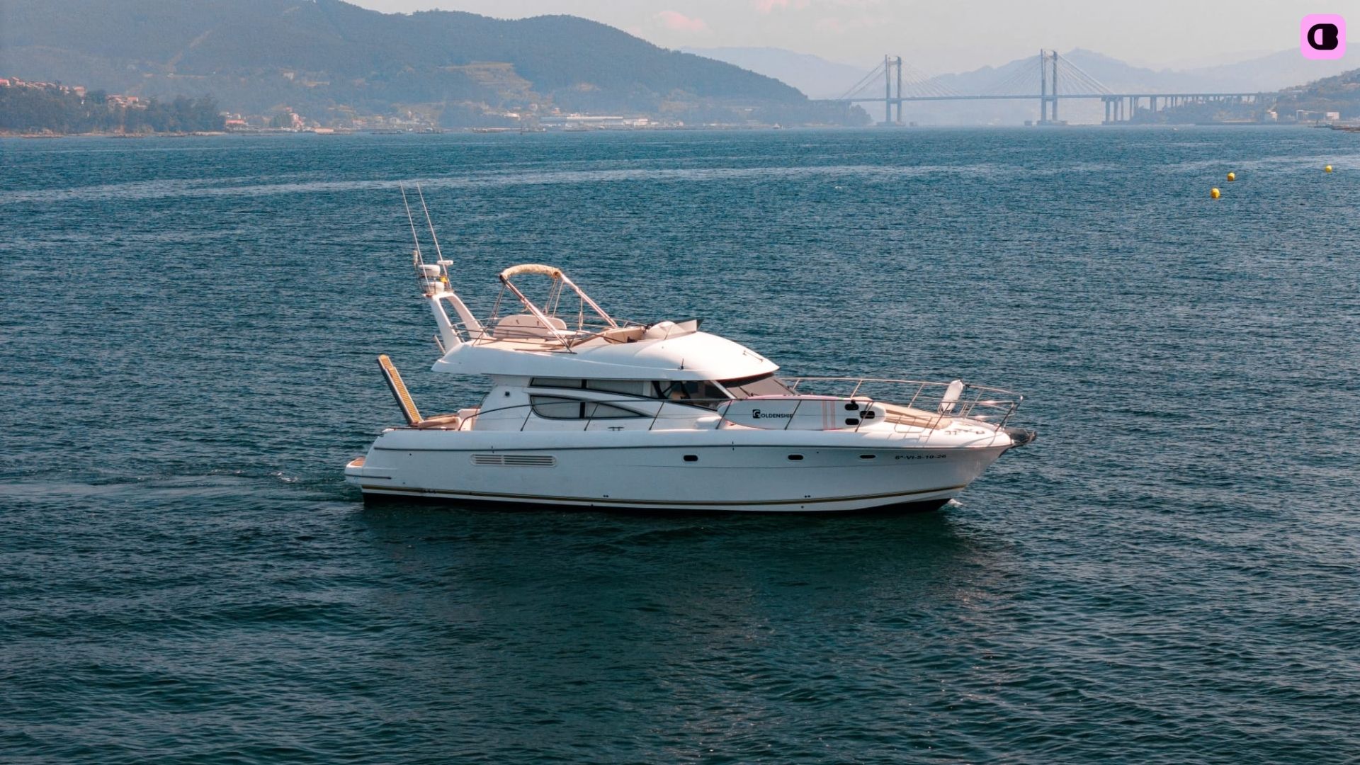 Yacht à moteur Jenneau