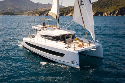Hyra båt Katamaran Catana Group Bali 4.2 - 4 + 1 cab. Trogir