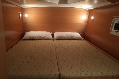 Lagoon 380 z Milazzo (Sycylia): sen Liparyjski