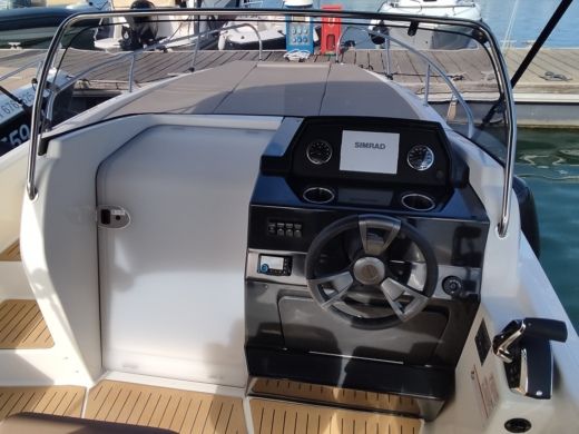 Motorboat QUICKSILVER ACTIVE 675 Sundeck with Mercury 200 V6 -YEAR 2024. Plan du bateau