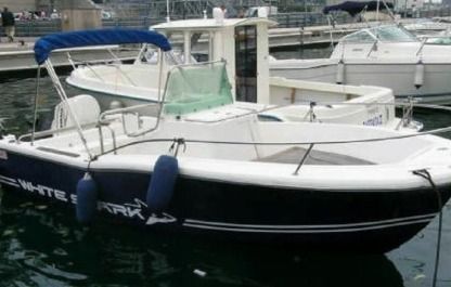 Location Bateau à moteur Kelt White Shark 205 Le Lavandou