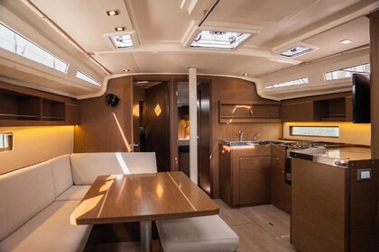 Location Voilier Beneteau Oceanis 40.1 Toulon