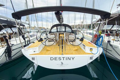 Verhuur Zeilboot Cantiere Del Pardo (Grand Soleil) Grand Soleil 44 Performance Pula