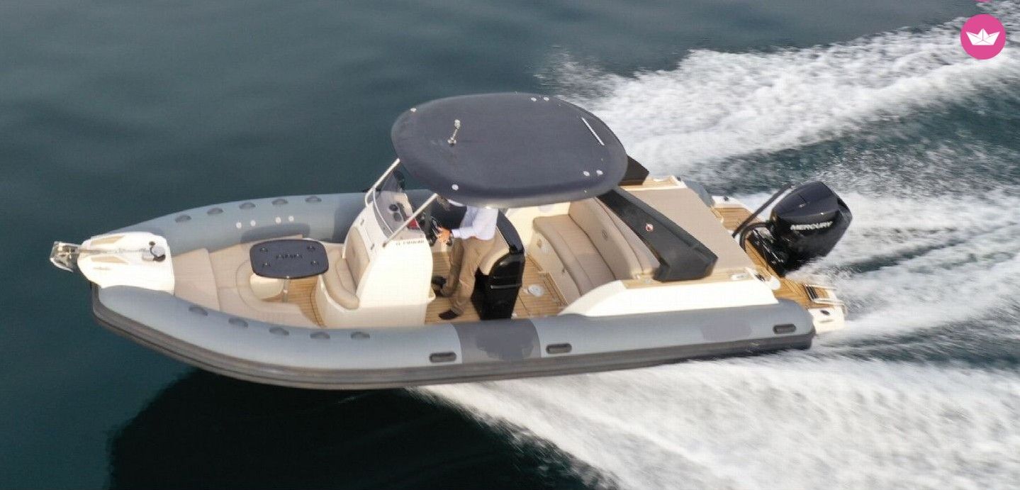 Semi-rigide Black 225cv
