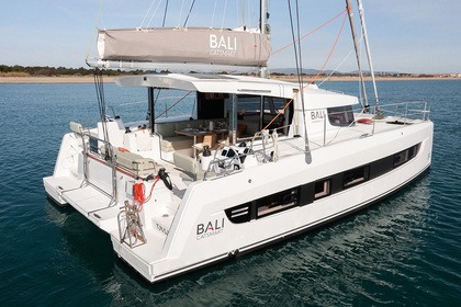 Charter Catamaran Catana Group Bali Catsmart - 4 + 1 cab. Trogir