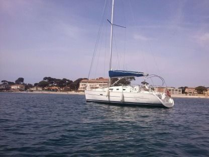 Rental Sailboat Beneteau Oceanis 323 Clipper Hyères