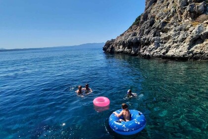 Explore Crete’s Coastline: Rent the Mano Marine (2009) in Chania