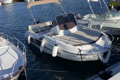 Charter Motorboat Beneteau Flyer 5.5 Cerbère