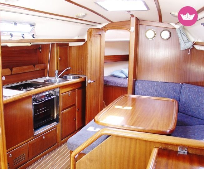 Sailboat Bavaria Bavaria 35 Holiday  