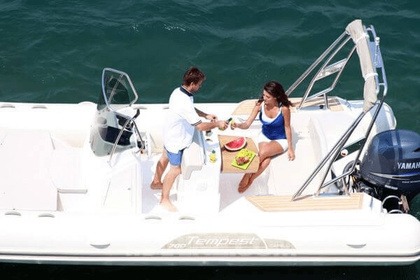 Location Semi-rigide CAPELLI TEMPEST 700 Saint-Cyprien