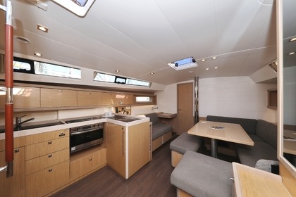 Hyra båt Segelbåt BENETEAU OCEANIS 45 Trogir