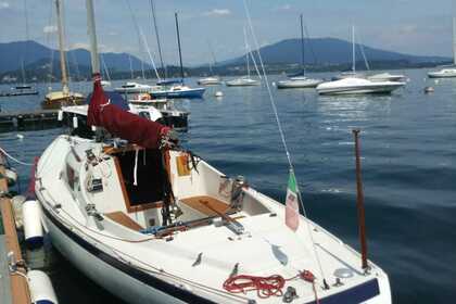 Rental Sailboat H-Boat H-boat Belgirate