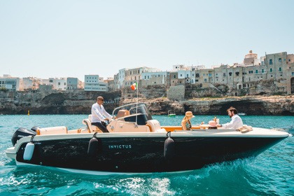 Noleggio Barca a motore Capoforte Invictus FX270 Polignano a Mare
