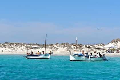 Enjoy exploring in this motorboat of 6.17 meters