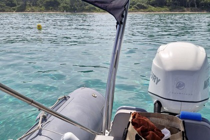 SEMI RIGIDE AVEC SKIPPER PORQUEROLLES