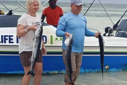 Location Bateau à moteur Chris Craft 30 Calypso Zanzibar