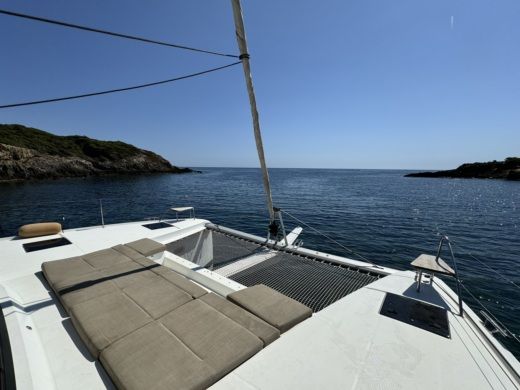 Porquerolles Catamaran Fountaine Pajot Astréa 42 alt tag text