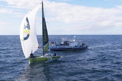 Trimaran à moteur