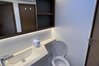 Descubre el lujo y la comodidad a bordo de nuestro LAGOON 50 (2022)