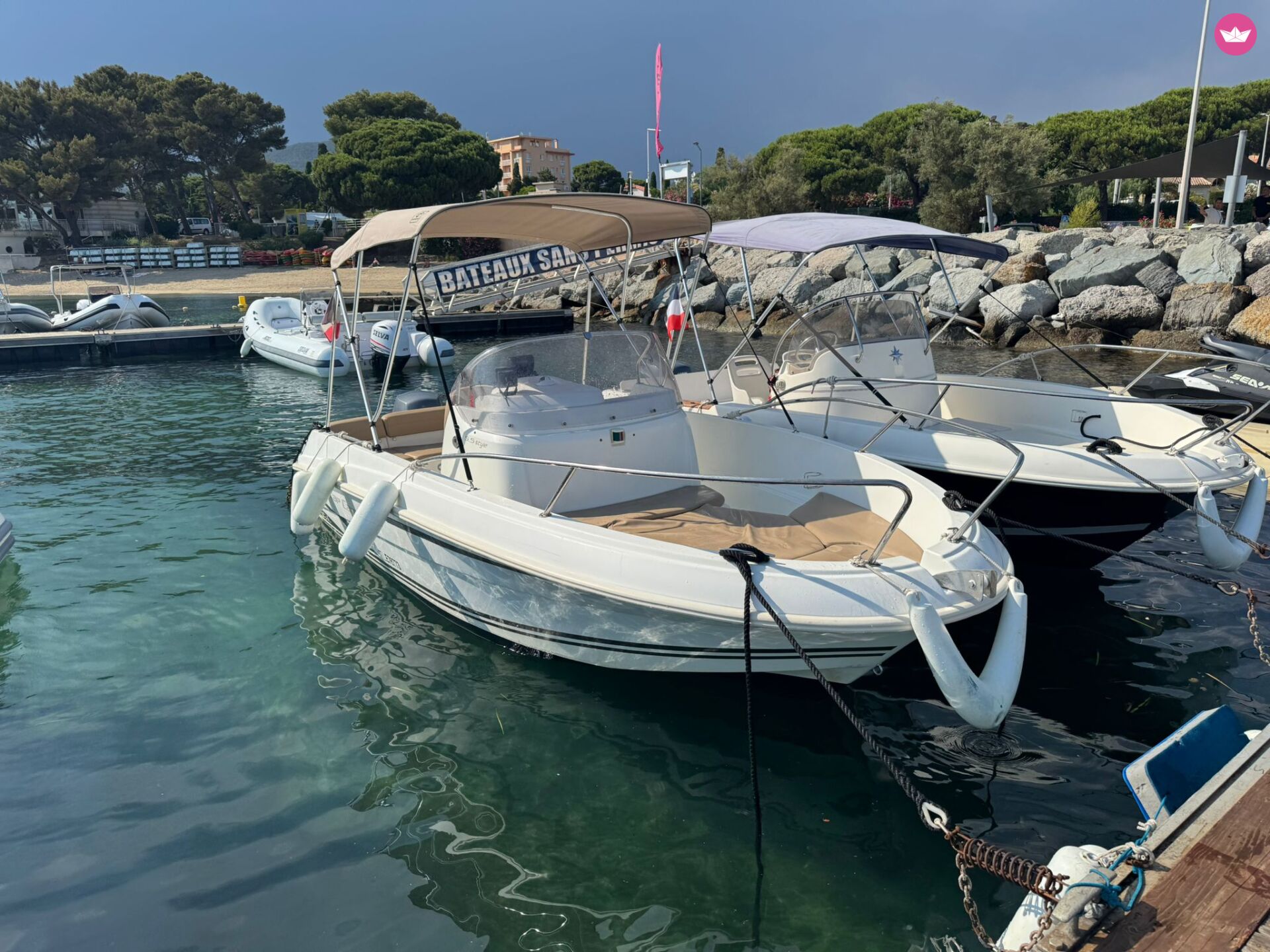 Bateau à moteur Jeanneau Cap camarat 555 100cv