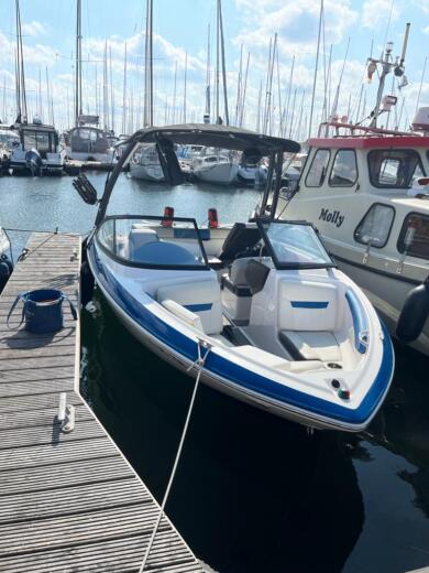 motorboot mieten laboe