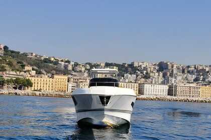 Verhuur Motorboot MIAMI GOLD 33 WALK AROUND Napels