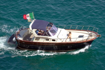 Rental Motorboat Fratelli Aprea Fratelli Aprea Sorrento 32 Capri
