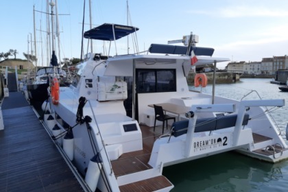 Rental Catamaran Aventura Aventura 34 MY Saint-Martin-de-Ré