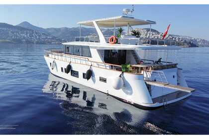 Luxury 21 Meter Motoryacht in Yalıkavak