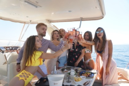 Luxurious 15mt Yacht on Bosporus